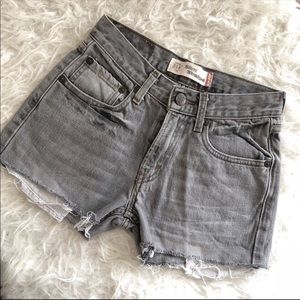 Light gray cut off jeans shorts